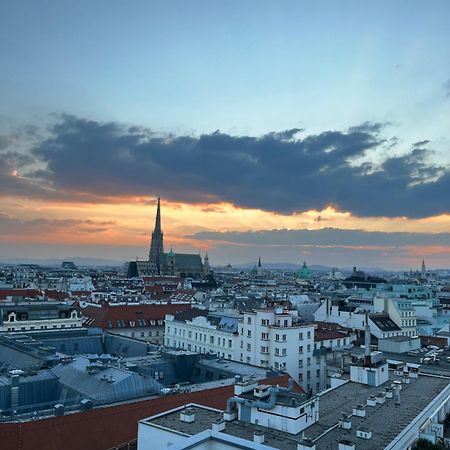 Center Apartment With 360° Rooftop Vienna Exterior photo